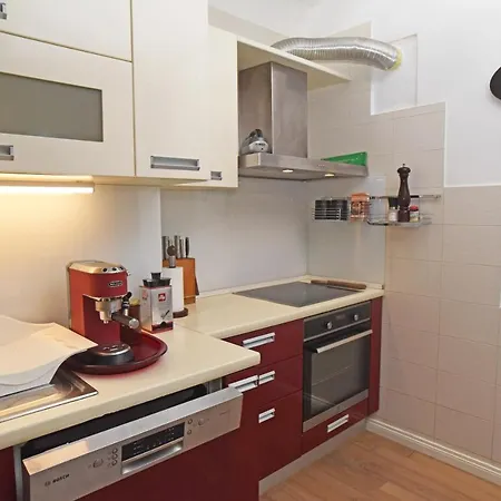 Toro Apartment Split